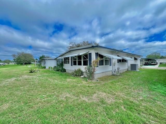 Active With Contract: $249,900 (2 beds, 2 baths, 1372 Square Feet)