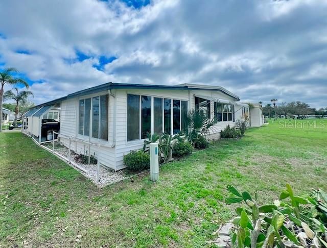 Active With Contract: $249,900 (2 beds, 2 baths, 1372 Square Feet)