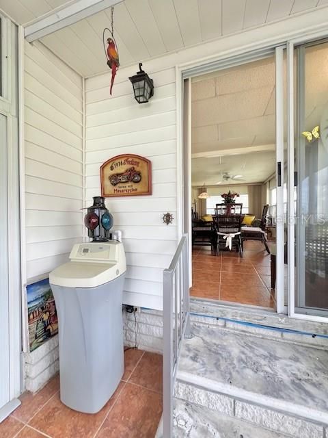 Active With Contract: $249,900 (2 beds, 2 baths, 1372 Square Feet)