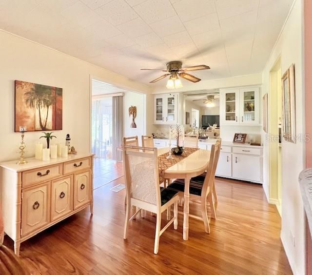 Active With Contract: $249,900 (2 beds, 2 baths, 1372 Square Feet)