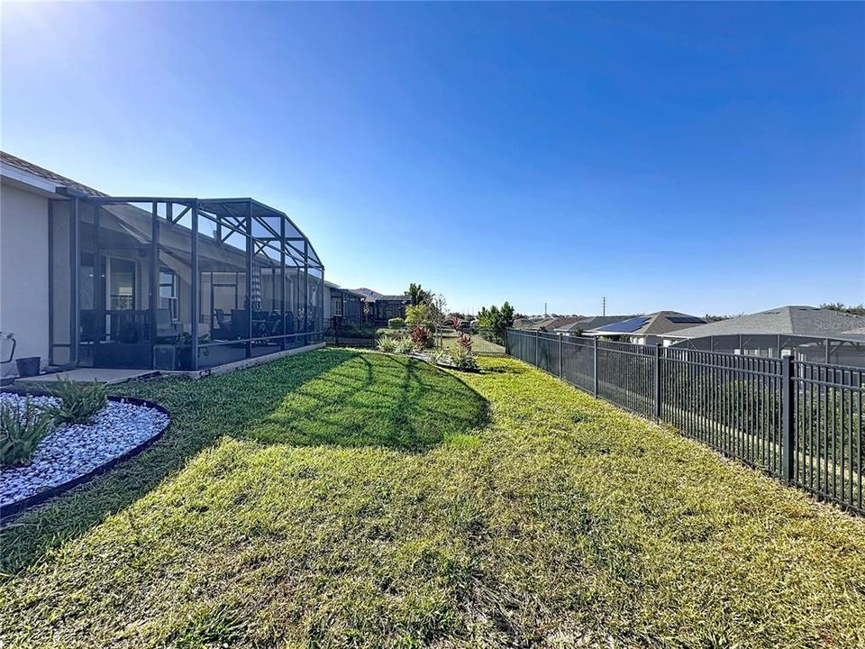 For Sale: $395,000 (2 beds, 2 baths, 2009 Square Feet)