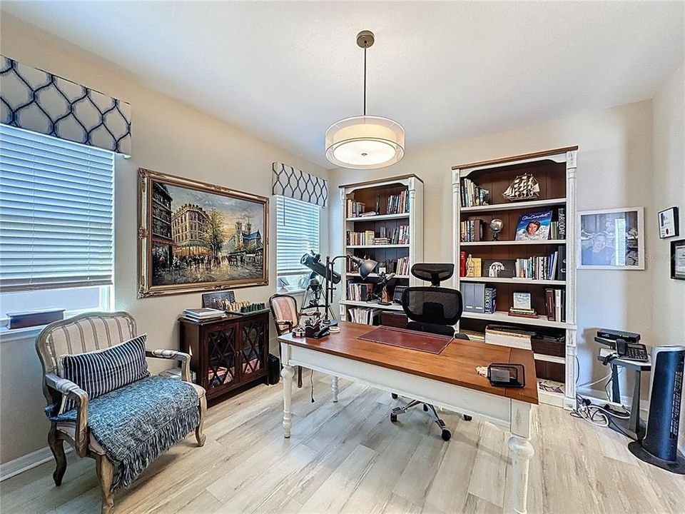 For Sale: $395,000 (2 beds, 2 baths, 2009 Square Feet)