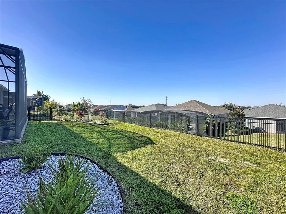 For Sale: $395,000 (2 beds, 2 baths, 2009 Square Feet)