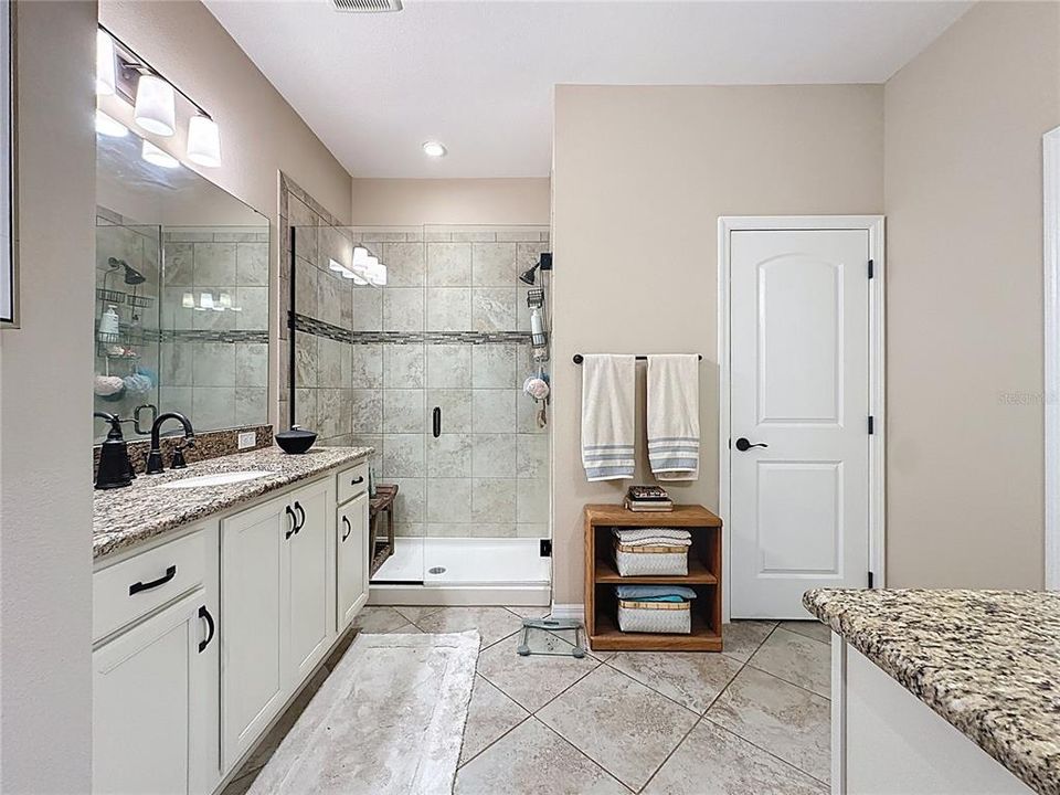 For Sale: $395,000 (2 beds, 2 baths, 2009 Square Feet)