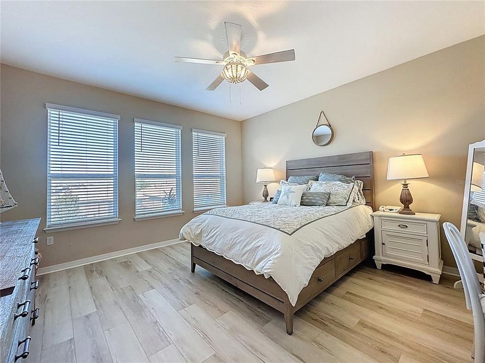 For Sale: $395,000 (2 beds, 2 baths, 2009 Square Feet)