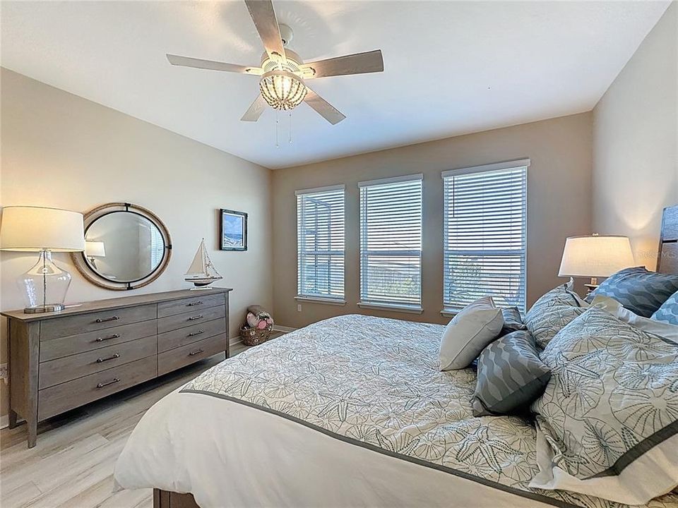 For Sale: $395,000 (2 beds, 2 baths, 2009 Square Feet)