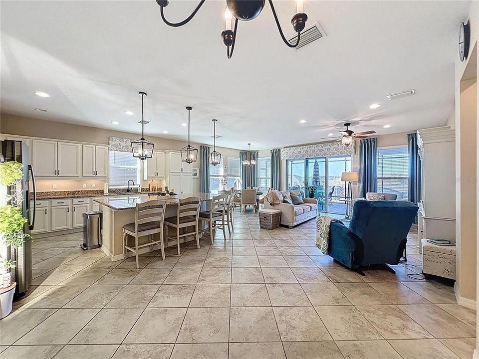 For Sale: $395,000 (2 beds, 2 baths, 2009 Square Feet)