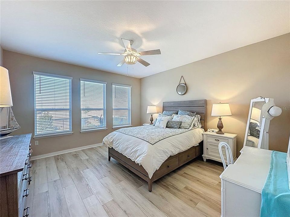 For Sale: $395,000 (2 beds, 2 baths, 2009 Square Feet)