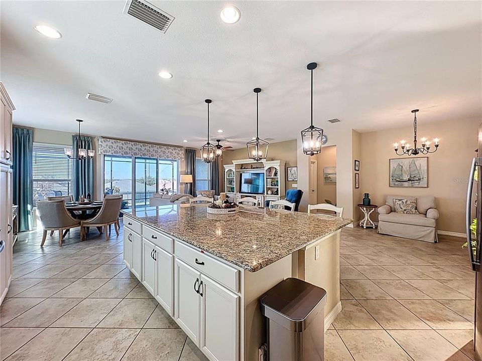 For Sale: $395,000 (2 beds, 2 baths, 2009 Square Feet)