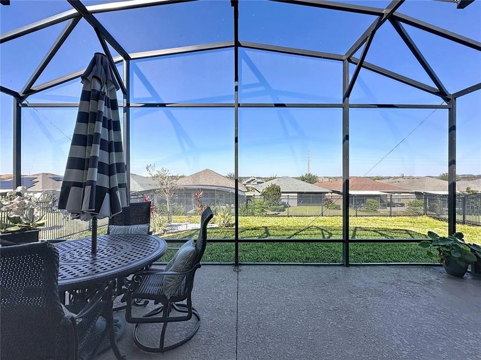 For Sale: $395,000 (2 beds, 2 baths, 2009 Square Feet)