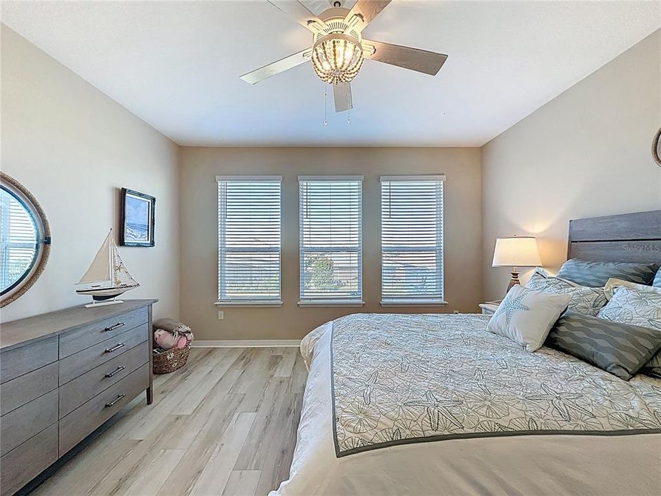 For Sale: $395,000 (2 beds, 2 baths, 2009 Square Feet)