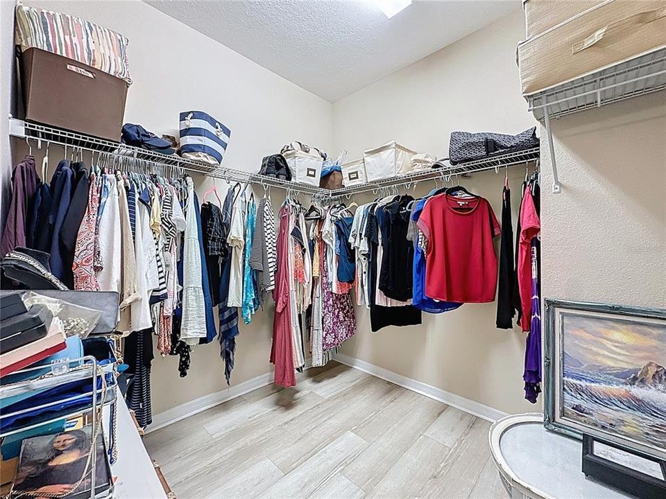 For Sale: $395,000 (2 beds, 2 baths, 2009 Square Feet)