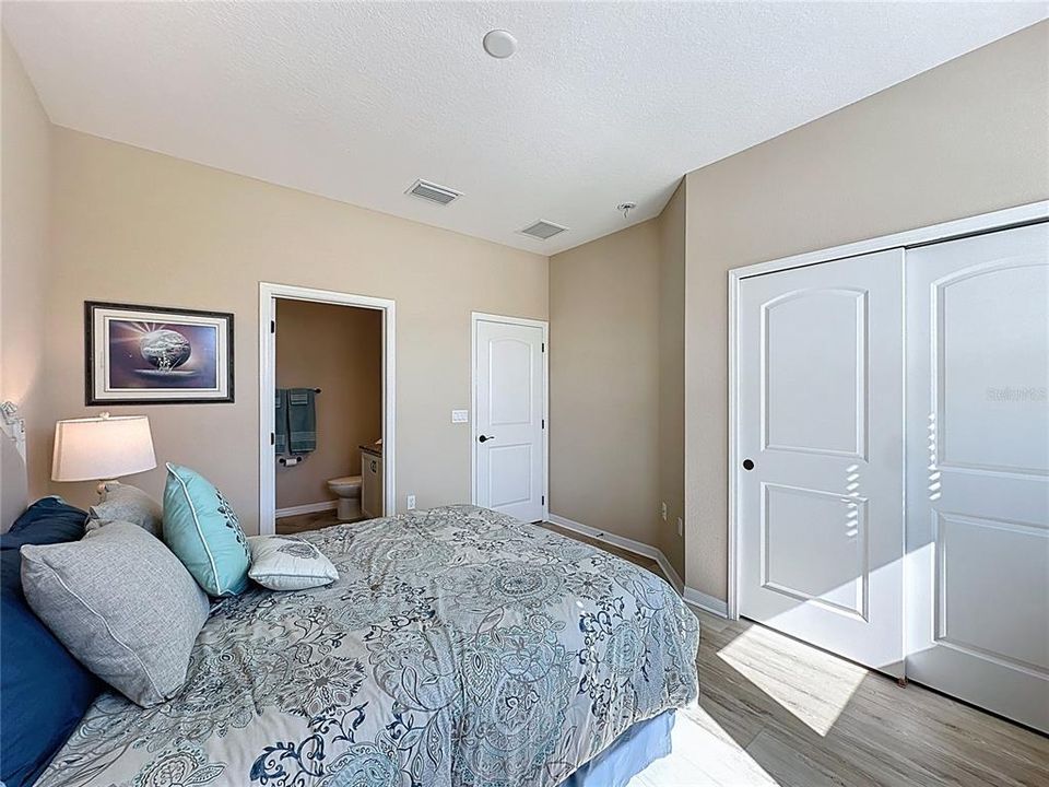 For Sale: $395,000 (2 beds, 2 baths, 2009 Square Feet)