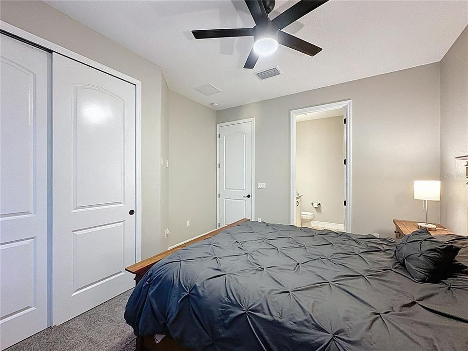 待售: $425,000 (2 贝兹, 2 浴室, 2111 平方英尺)