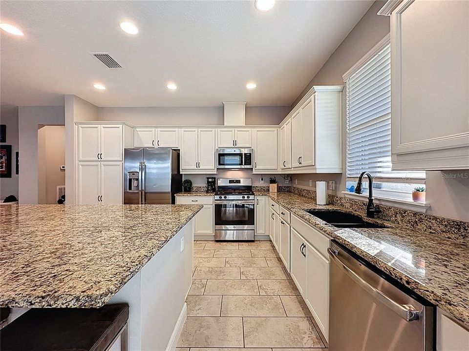 待售: $425,000 (2 贝兹, 2 浴室, 2111 平方英尺)