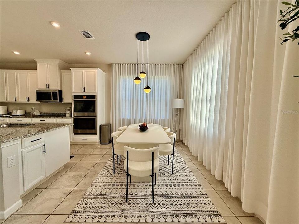 На продажу: $899,000 (5 спален, 4 ванн, 3312 Квадратных фут)