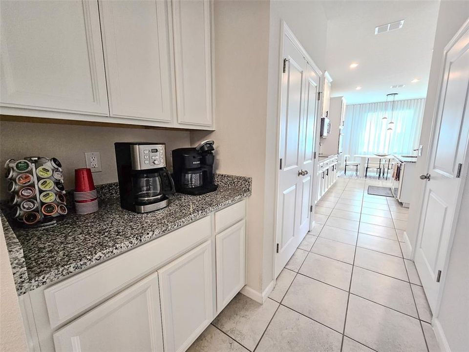 На продажу: $899,000 (5 спален, 4 ванн, 3312 Квадратных фут)