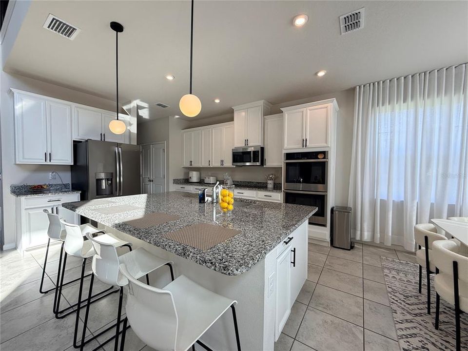 На продажу: $899,000 (5 спален, 4 ванн, 3312 Квадратных фут)