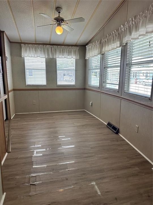 Active With Contract: $90,000 (2 beds, 2 baths, 408 Square Feet)