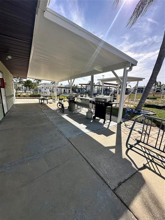 Active With Contract: $90,000 (2 beds, 2 baths, 408 Square Feet)