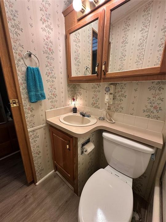 Active With Contract: $90,000 (2 beds, 2 baths, 408 Square Feet)