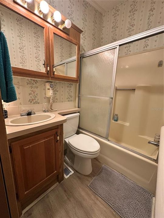 Active With Contract: $90,000 (2 beds, 2 baths, 408 Square Feet)