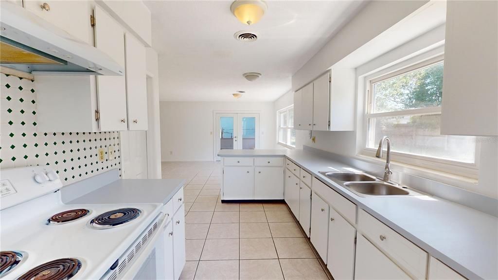 En Venta: $269,000 (3 camas, 2 baños, 1481 Pies cuadrados)