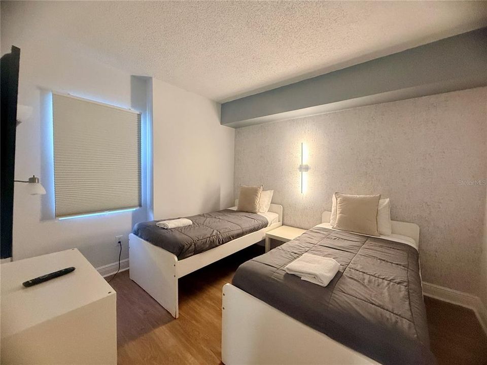 For Sale: $265,000 (2 beds, 2 baths, 578 Square Feet)