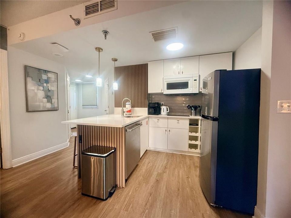 For Sale: $265,000 (2 beds, 2 baths, 578 Square Feet)