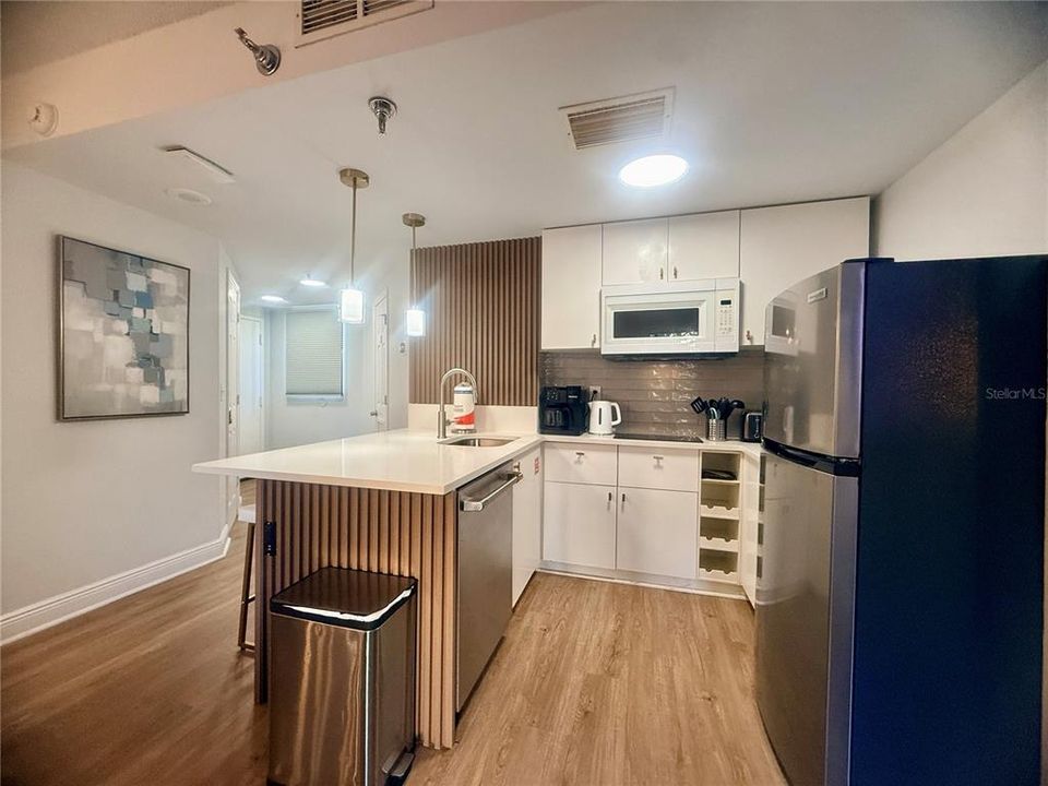 For Sale: $265,000 (2 beds, 2 baths, 578 Square Feet)