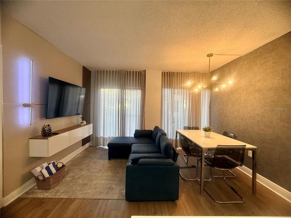 For Sale: $265,000 (2 beds, 2 baths, 578 Square Feet)