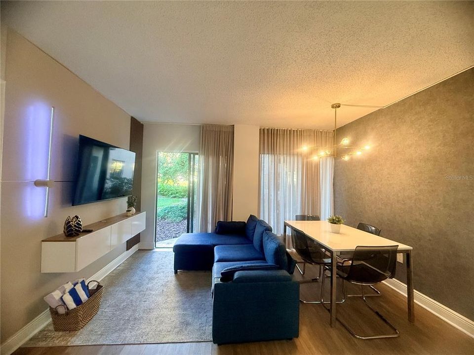 For Sale: $265,000 (2 beds, 2 baths, 578 Square Feet)