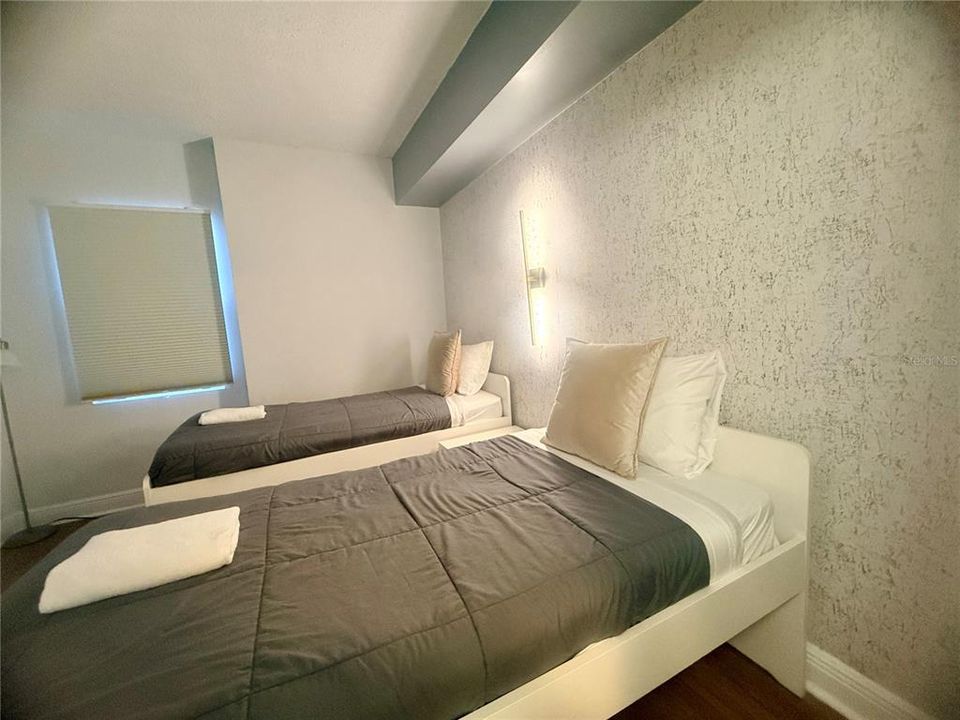 For Sale: $265,000 (2 beds, 2 baths, 578 Square Feet)