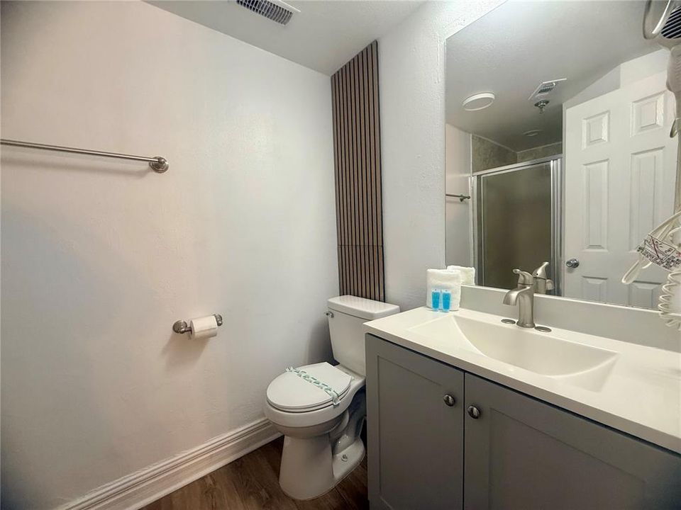 For Sale: $265,000 (2 beds, 2 baths, 578 Square Feet)