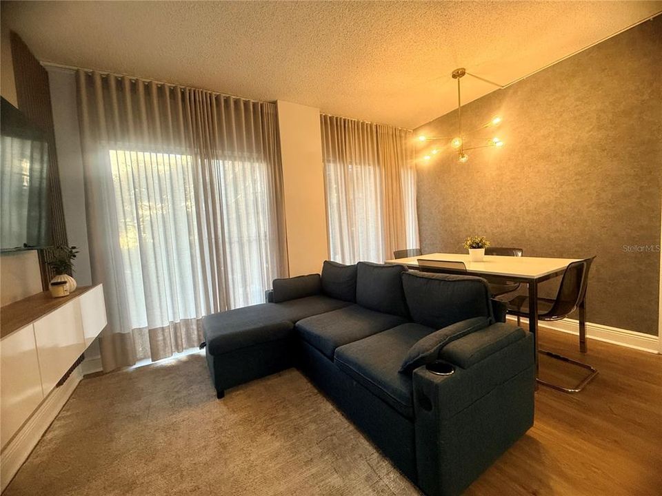 For Sale: $265,000 (2 beds, 2 baths, 578 Square Feet)