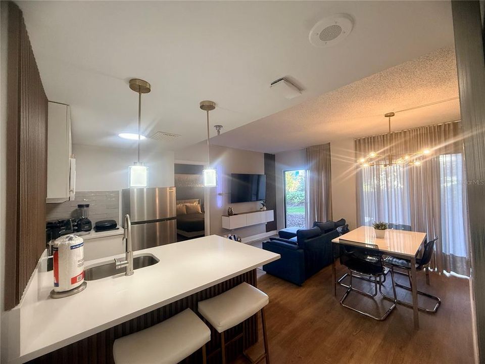 For Sale: $265,000 (2 beds, 2 baths, 578 Square Feet)