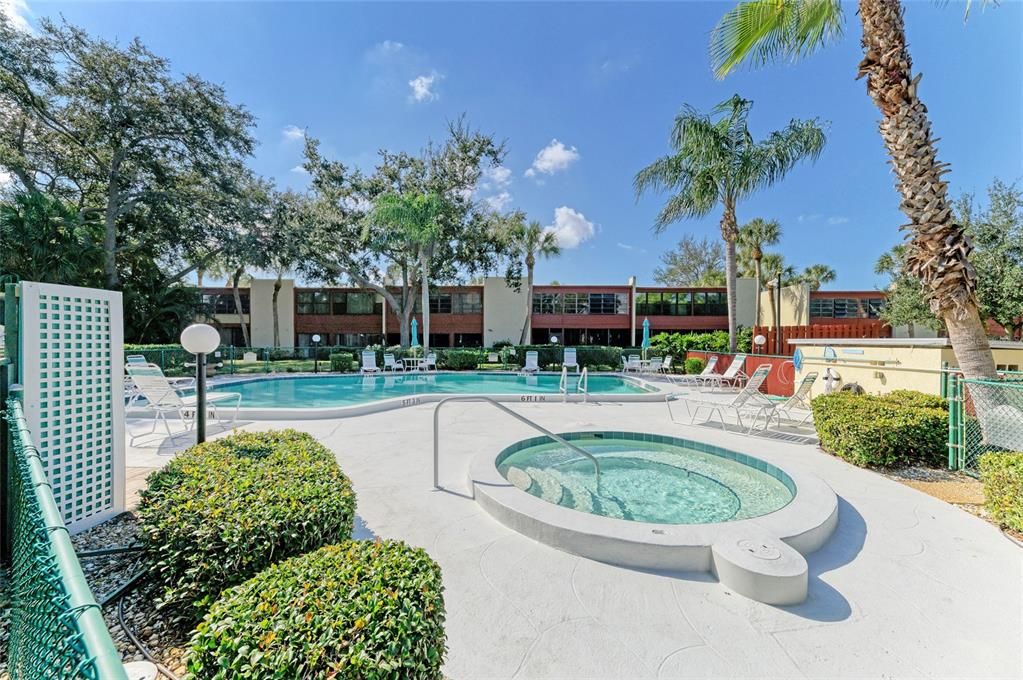 For Sale: $425,000 (2 beds, 2 baths, 1537 Square Feet)