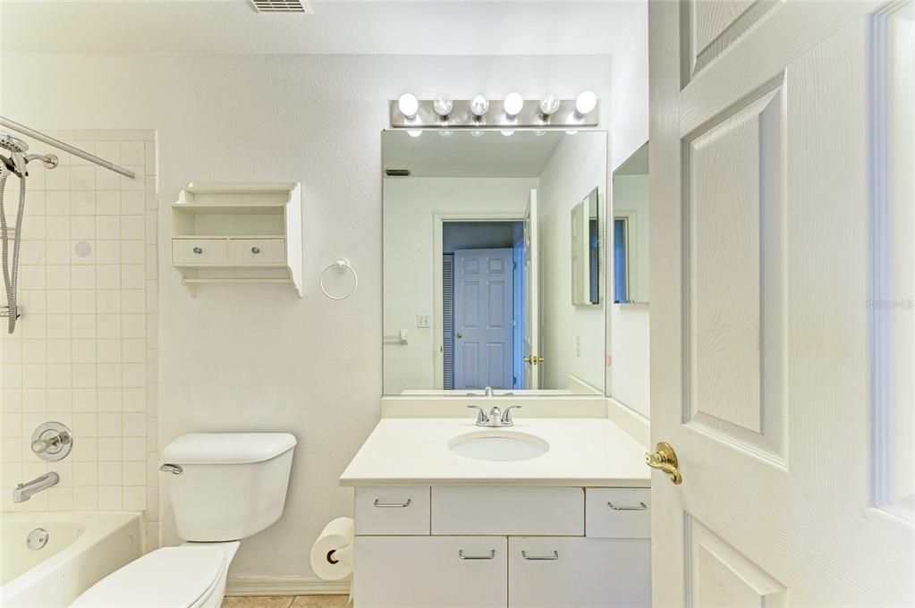 For Sale: $425,000 (2 beds, 2 baths, 1537 Square Feet)