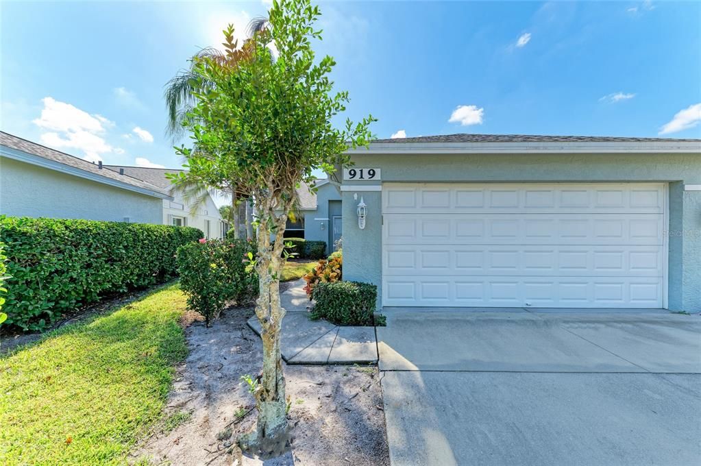 For Sale: $425,000 (2 beds, 2 baths, 1537 Square Feet)