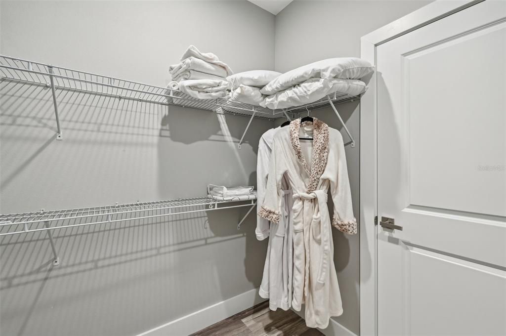 For Sale: $600,000 (3 beds, 3 baths, 1830 Square Feet)