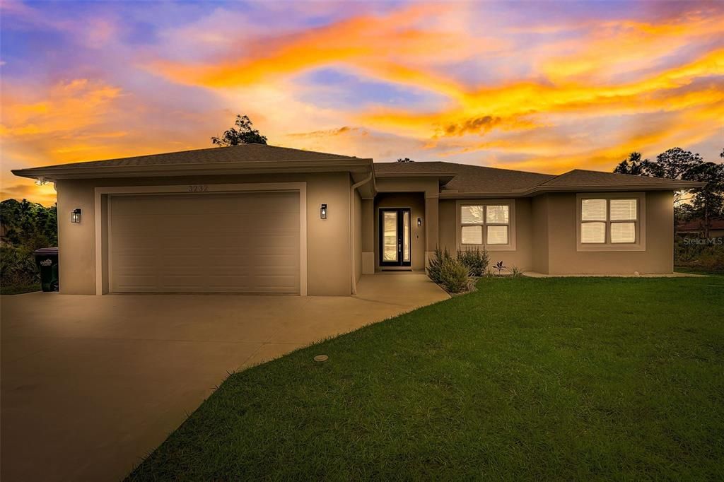 For Sale: $600,000 (3 beds, 3 baths, 1830 Square Feet)