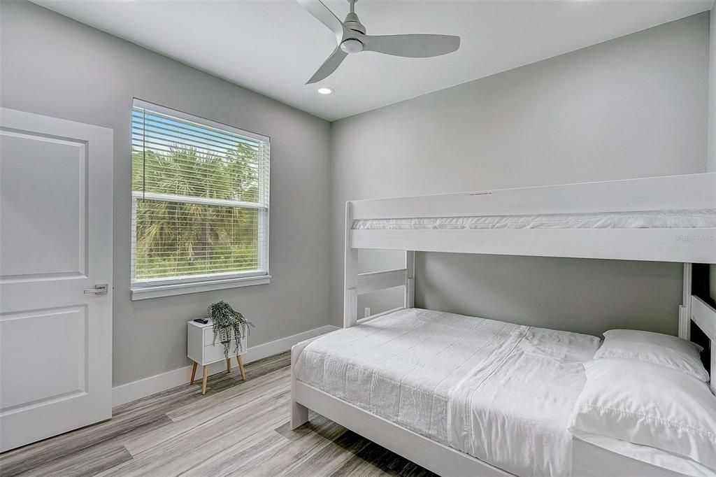 For Sale: $600,000 (3 beds, 3 baths, 1830 Square Feet)