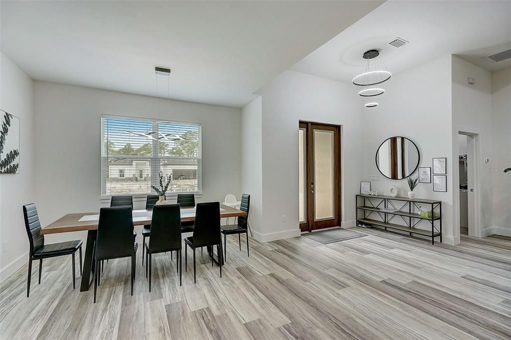 For Sale: $600,000 (3 beds, 3 baths, 1830 Square Feet)