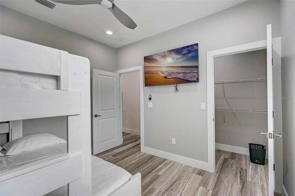 For Sale: $600,000 (3 beds, 3 baths, 1830 Square Feet)