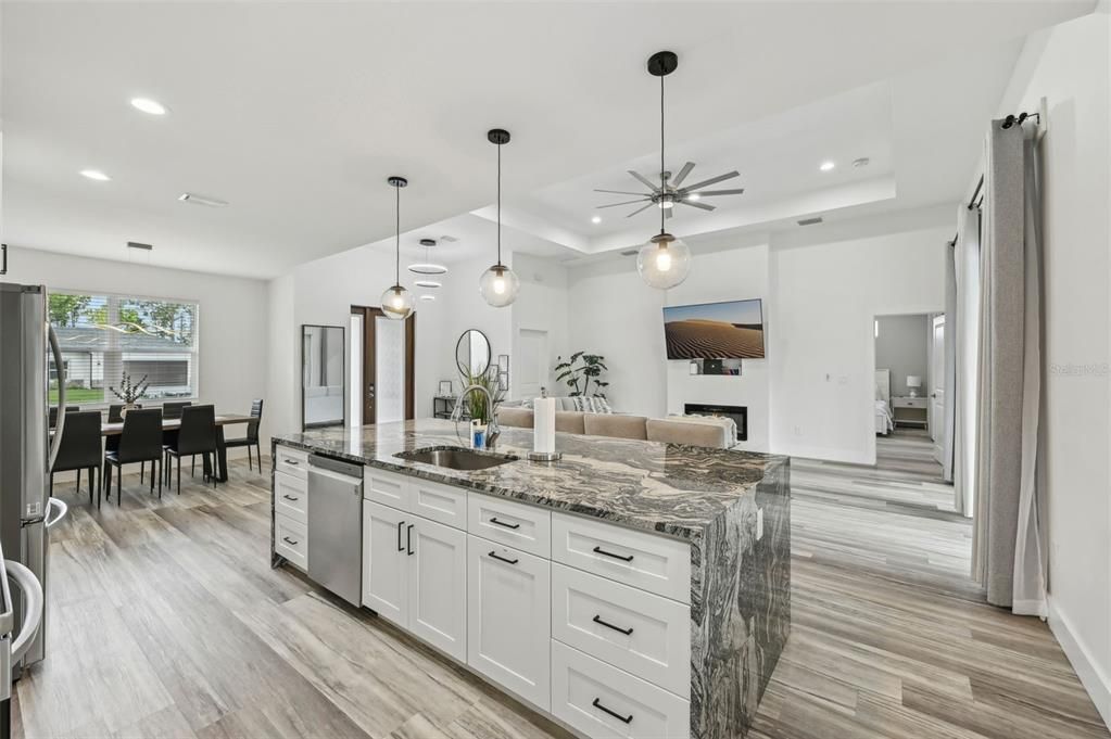 For Sale: $600,000 (3 beds, 3 baths, 1830 Square Feet)