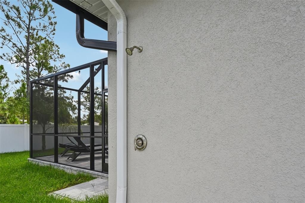 For Sale: $600,000 (3 beds, 3 baths, 1830 Square Feet)