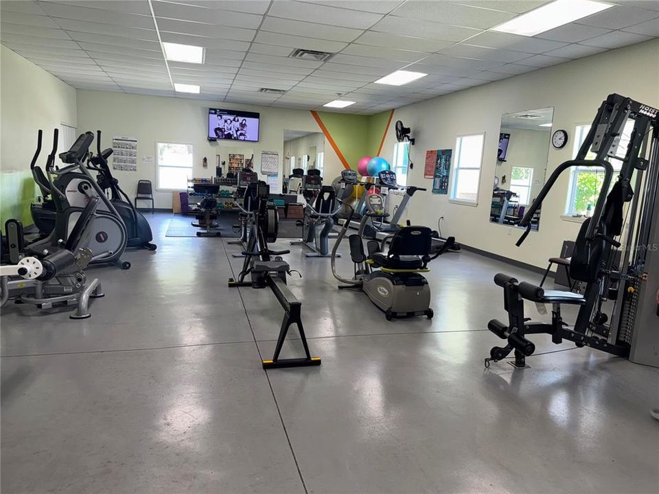 待售: $94,900 (2 贝兹, 2 浴室, 672 平方英尺)