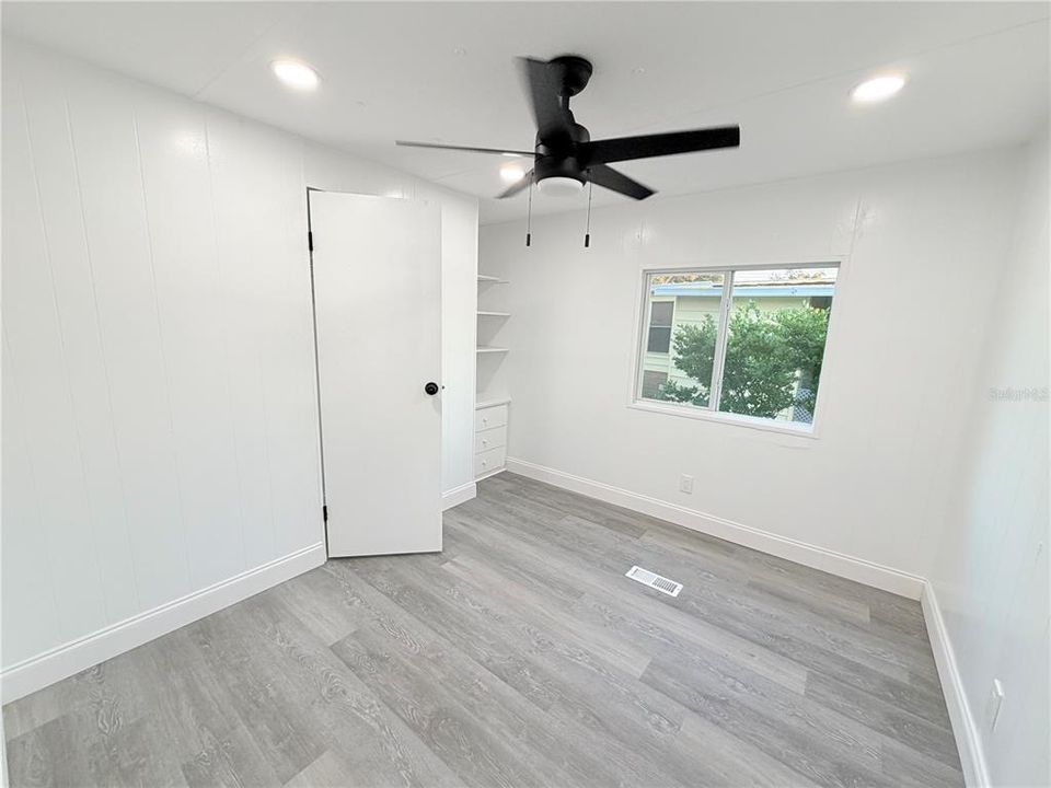 待售: $94,900 (2 贝兹, 2 浴室, 672 平方英尺)