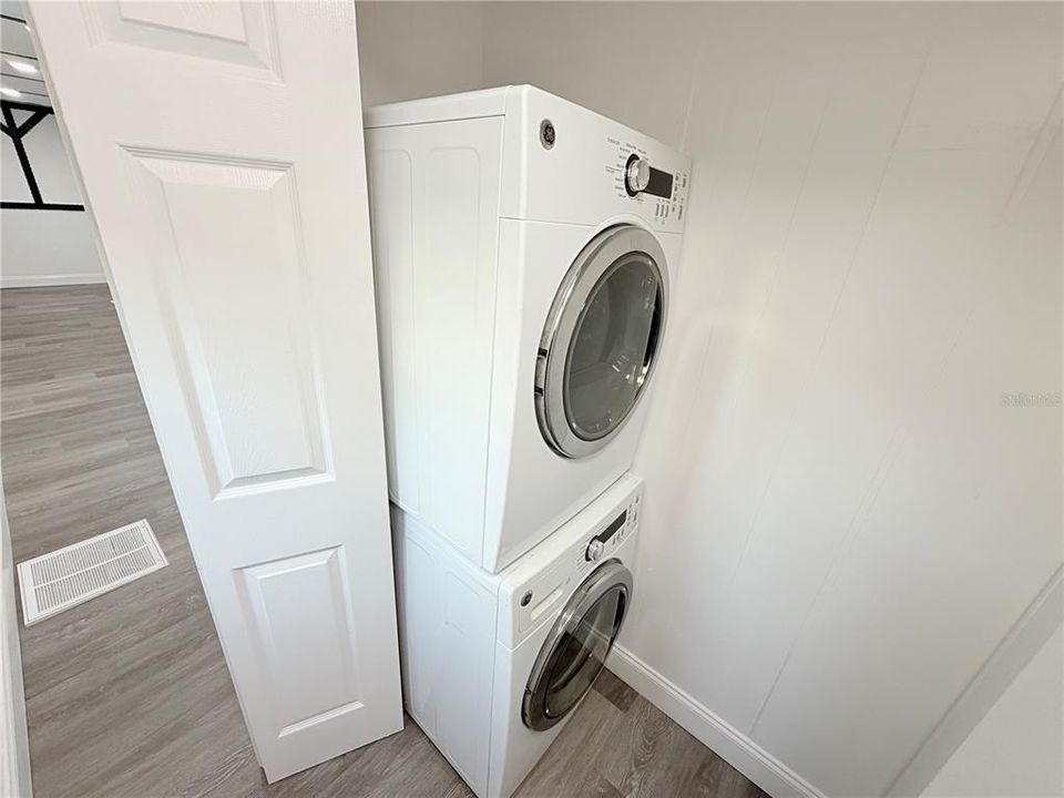 待售: $94,900 (2 贝兹, 2 浴室, 672 平方英尺)