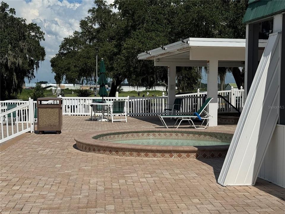 待售: $94,900 (2 贝兹, 2 浴室, 672 平方英尺)